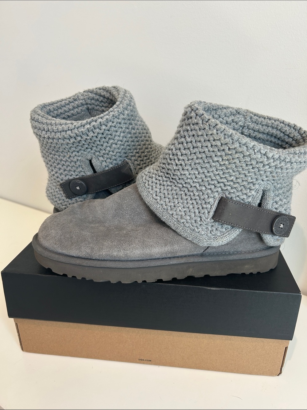 UGG Shaina Boots – Women’s – Excellent Condition Size 10